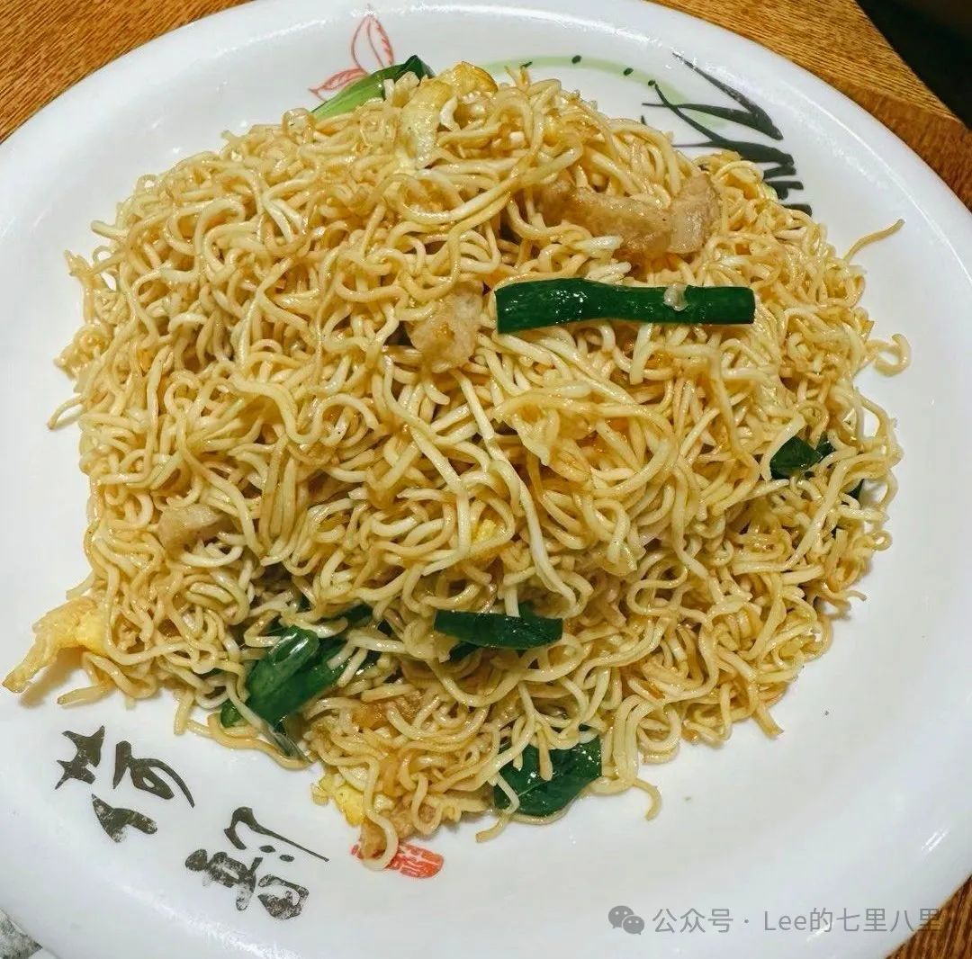 DƬ